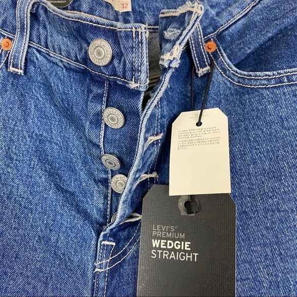 Levi’s Wedgie Straight Jeans - Picture 8 of 13